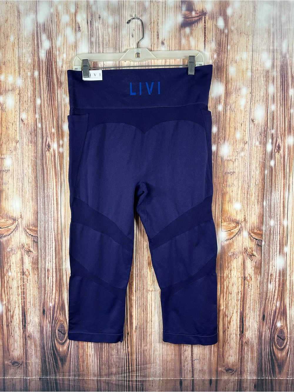 NWT LIVI FOR LANE BRYANT SEAMLESS CAPRI LEGGINGS PURPLE SIZE 18/20
